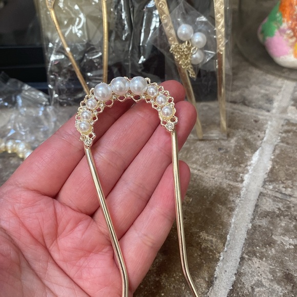 NEW LOT (4) HAIRPINS - Picture 3 of 7